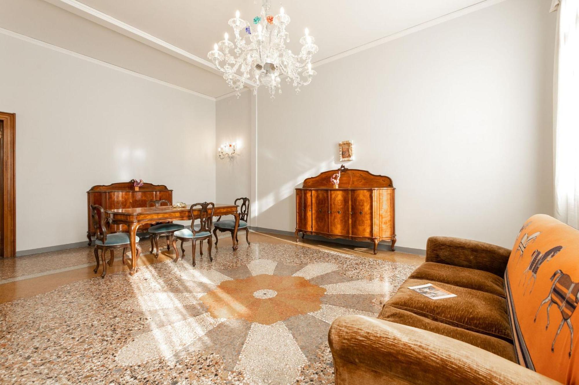 Apartment Barbaria De Le Tole